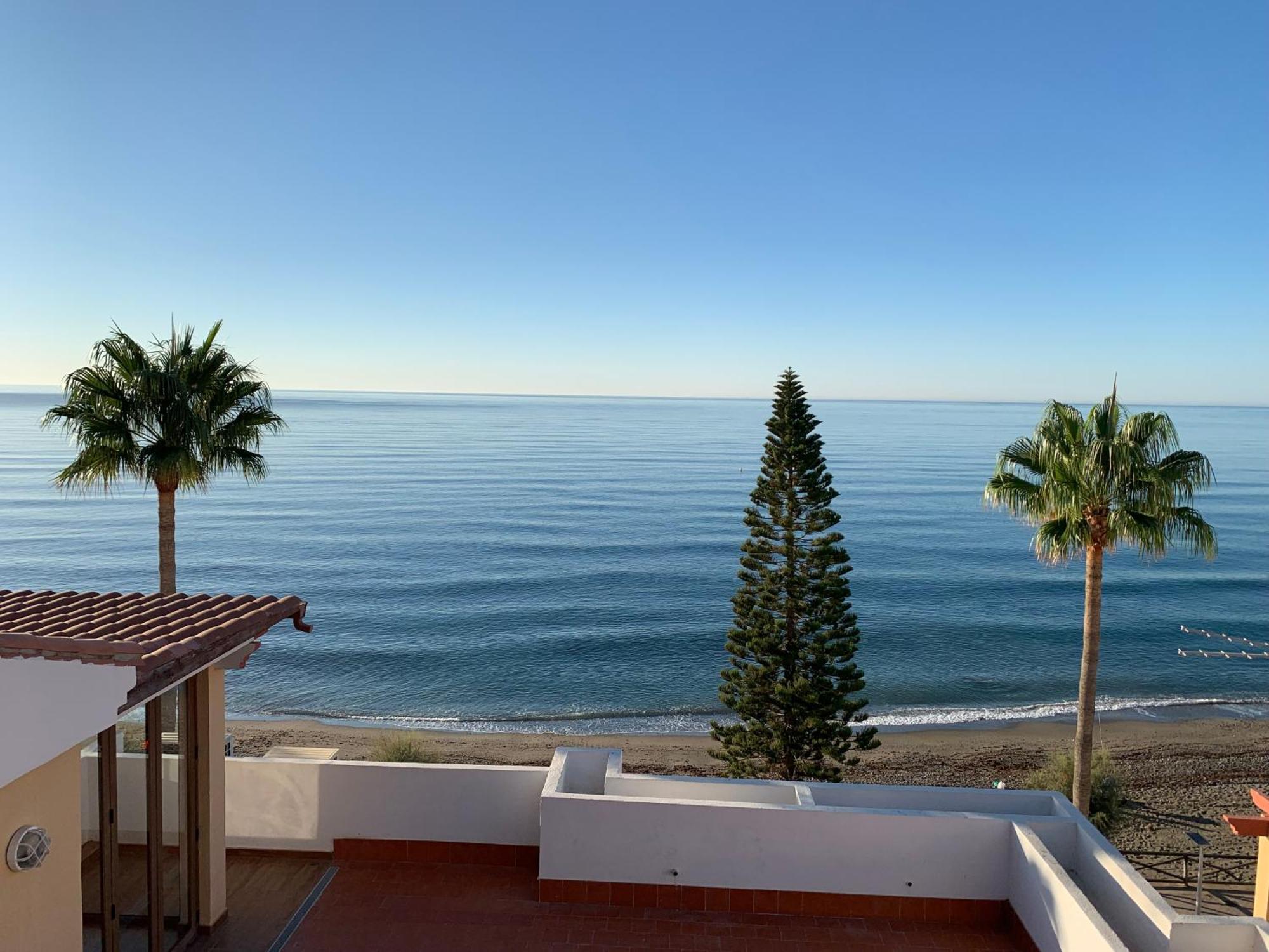 Penthouse On The Beachfront Estepona Eksteriør bilde