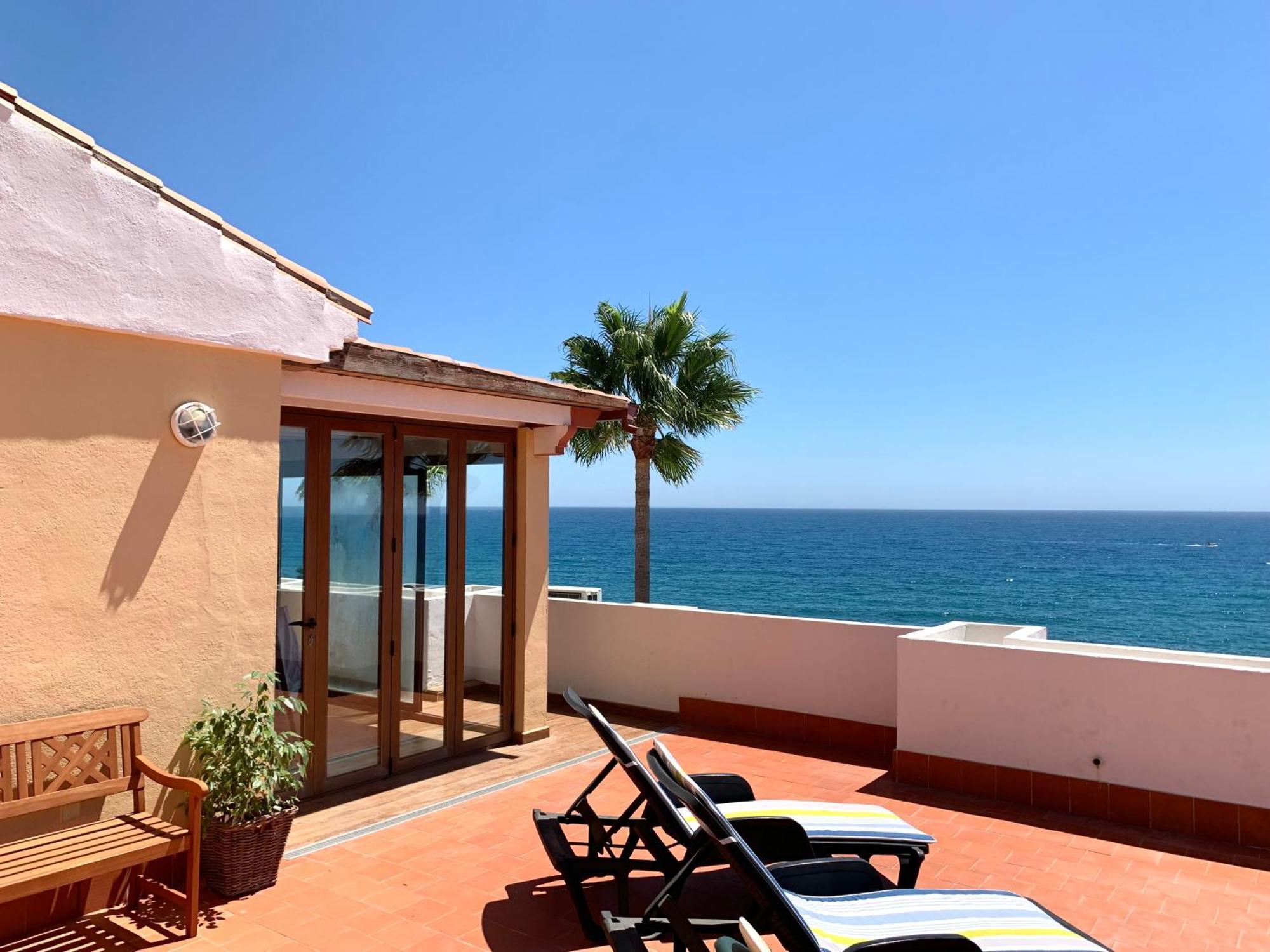 Penthouse On The Beachfront Estepona Eksteriør bilde
