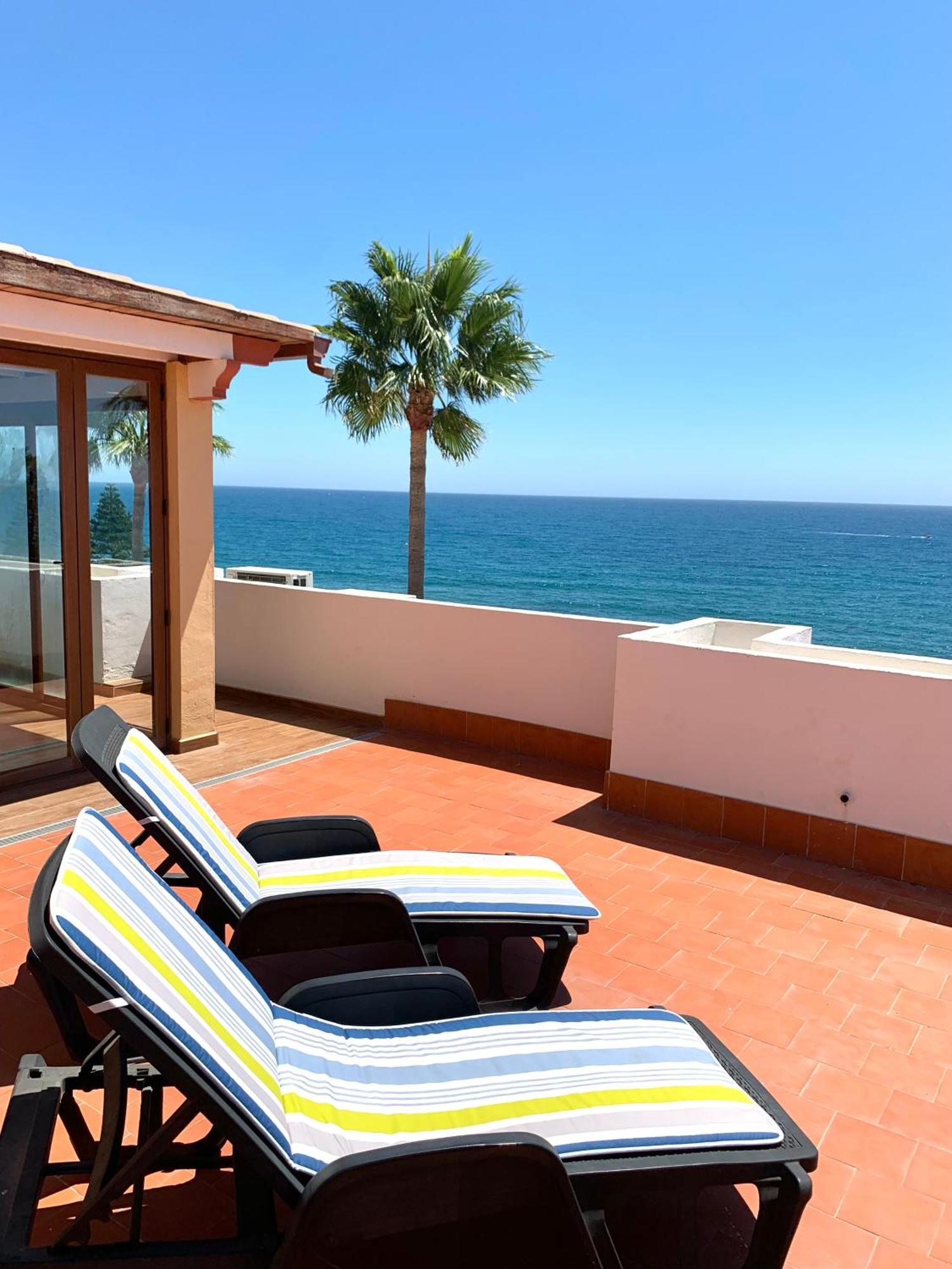 Penthouse On The Beachfront Estepona Eksteriør bilde